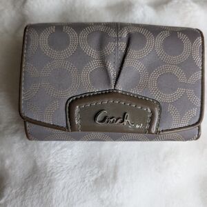 Coach Signature Canvas Trifold Wallet Gray Taupe – Heavy Wear Priced Low